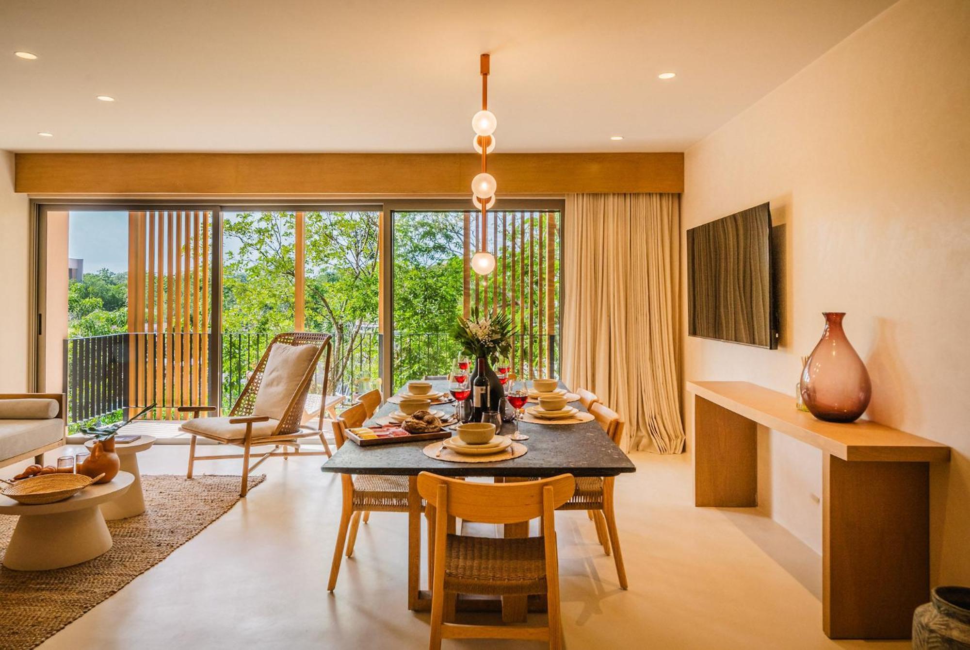 Divine 2br W Pool Gym Yoga Classes Restaurant Apartment
